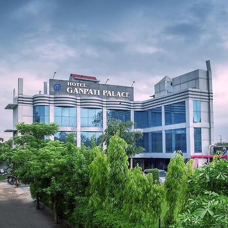Hotel Ganpati Palace Mathura Eksteriør billede